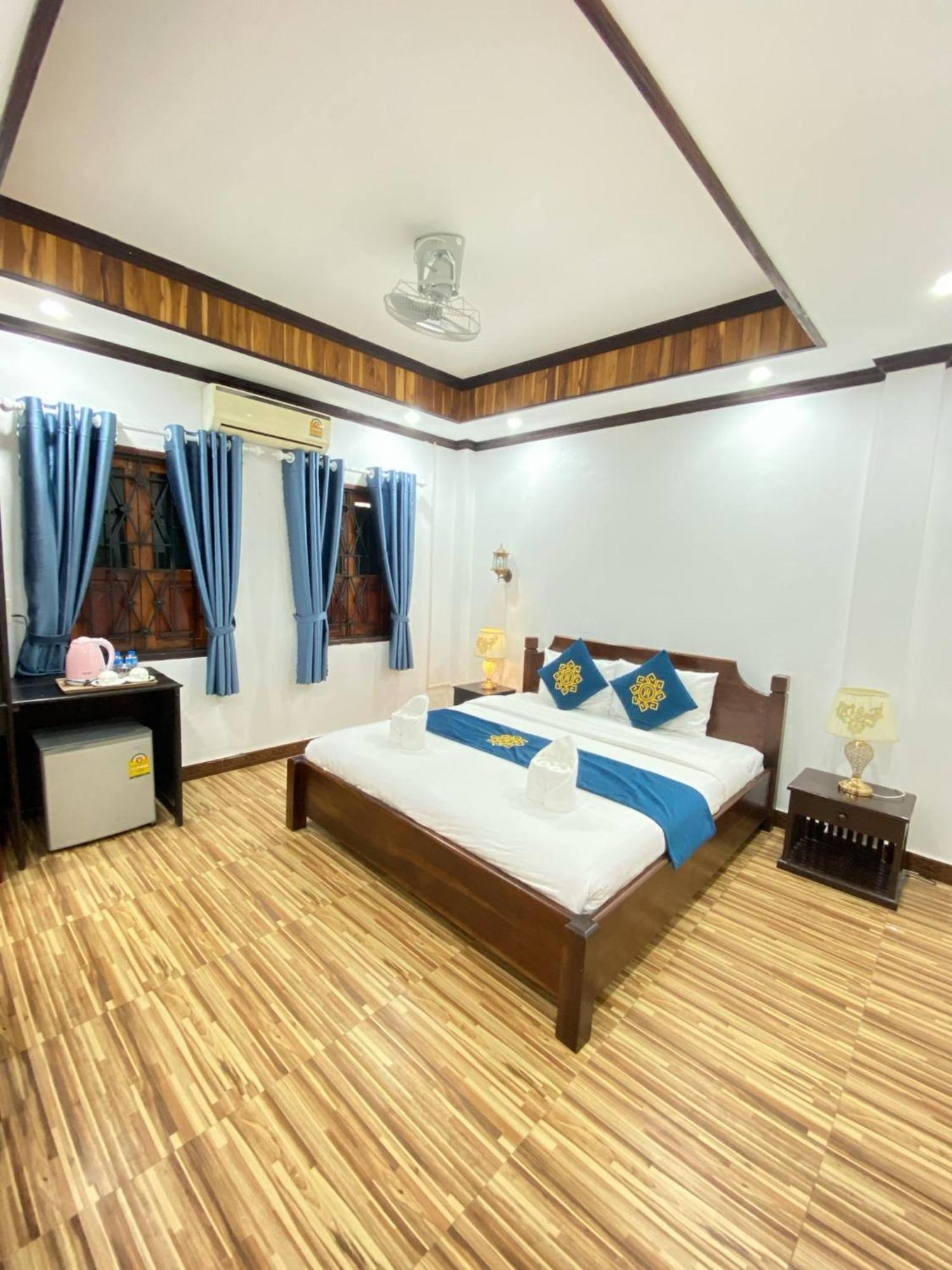 Singharat Boutique House Bed and Breakfast Λουάνγκ Πραμπάνγκ Εξωτερικό φωτογραφία